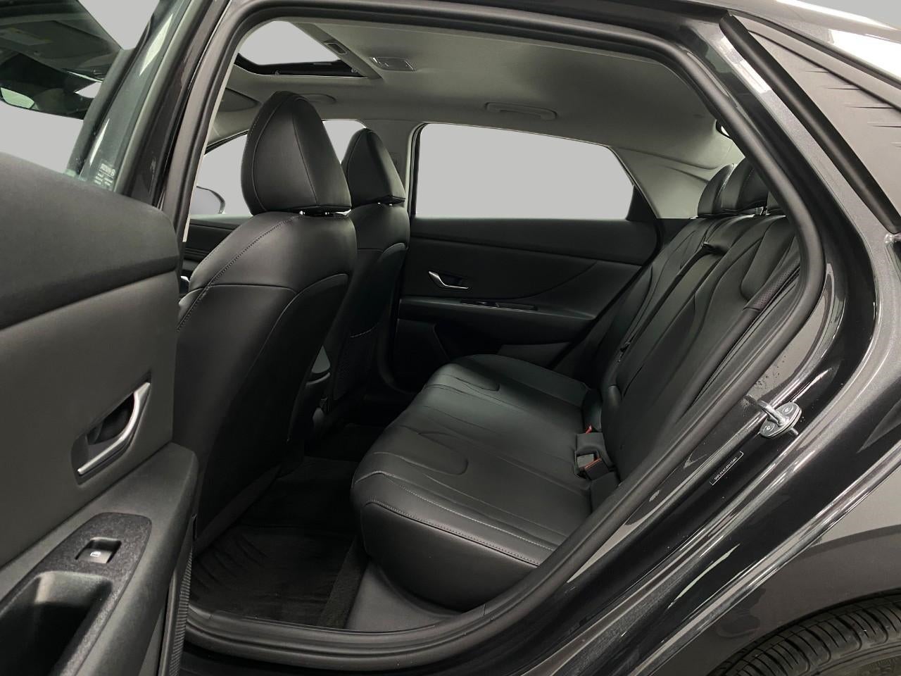 2023 Hyundai Elantra Limited IVT