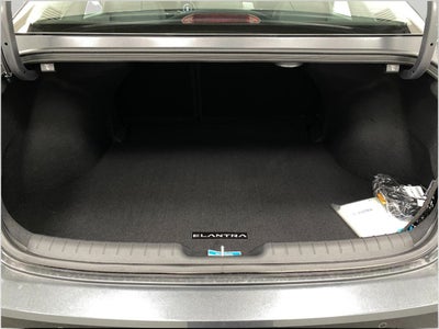 2023 Hyundai Elantra Limited IVT