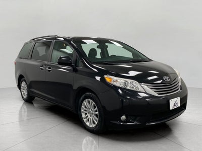 2016 Toyota SIENNA XLE 8-PASSENGER