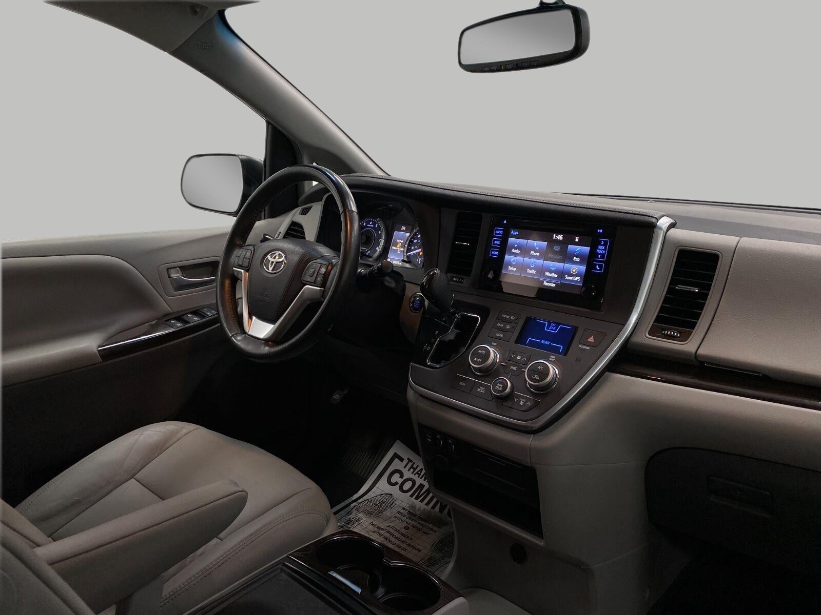 2016 Toyota SIENNA XLE 8-PASSENGER