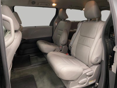 2016 Toyota SIENNA XLE 8-PASSENGER