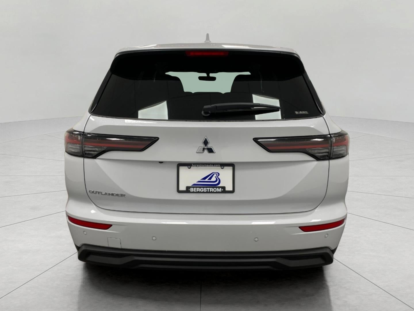 2025 Mitsubishi Outlander ES S-AWC