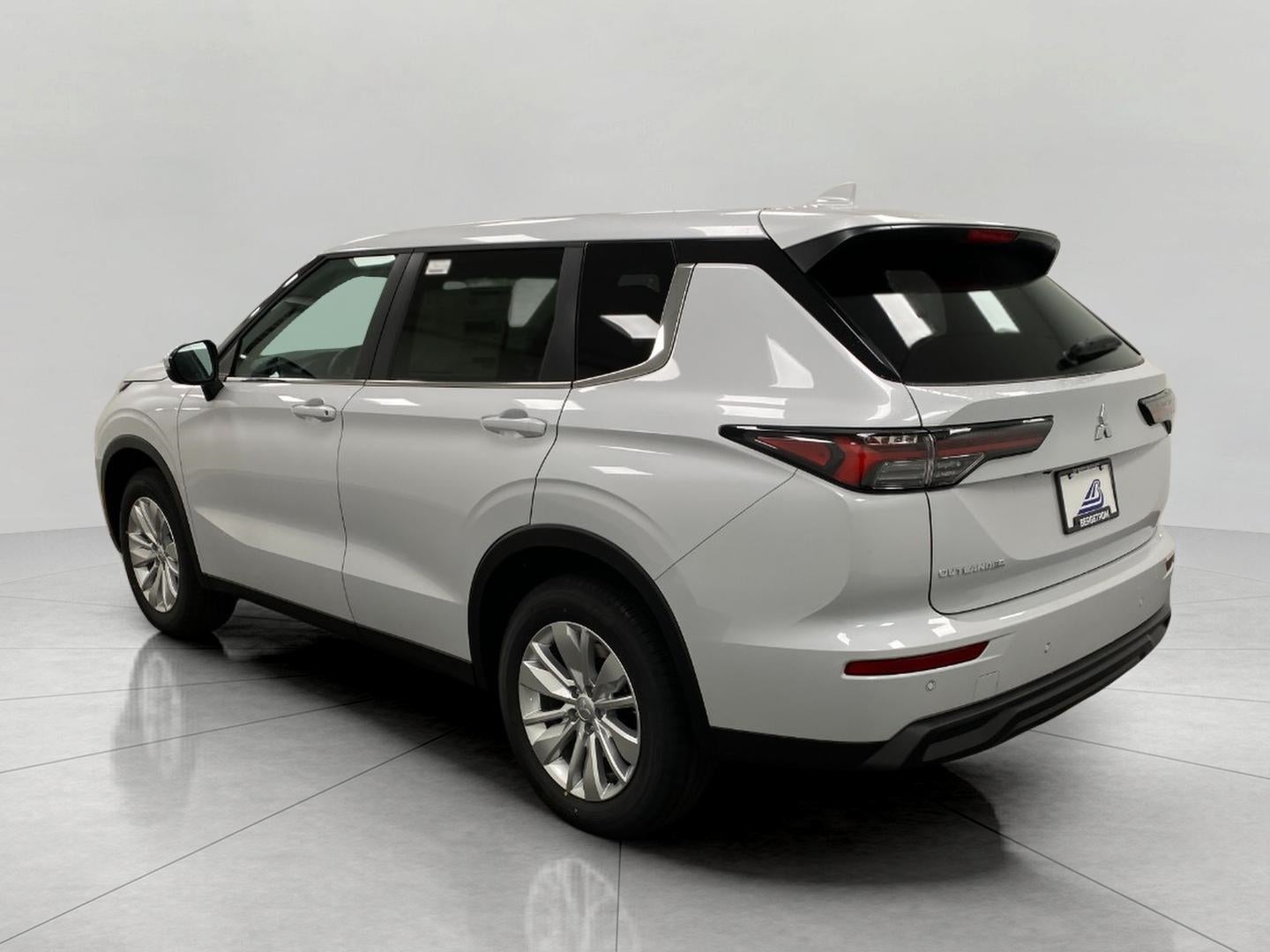 2025 Mitsubishi Outlander ES S-AWC