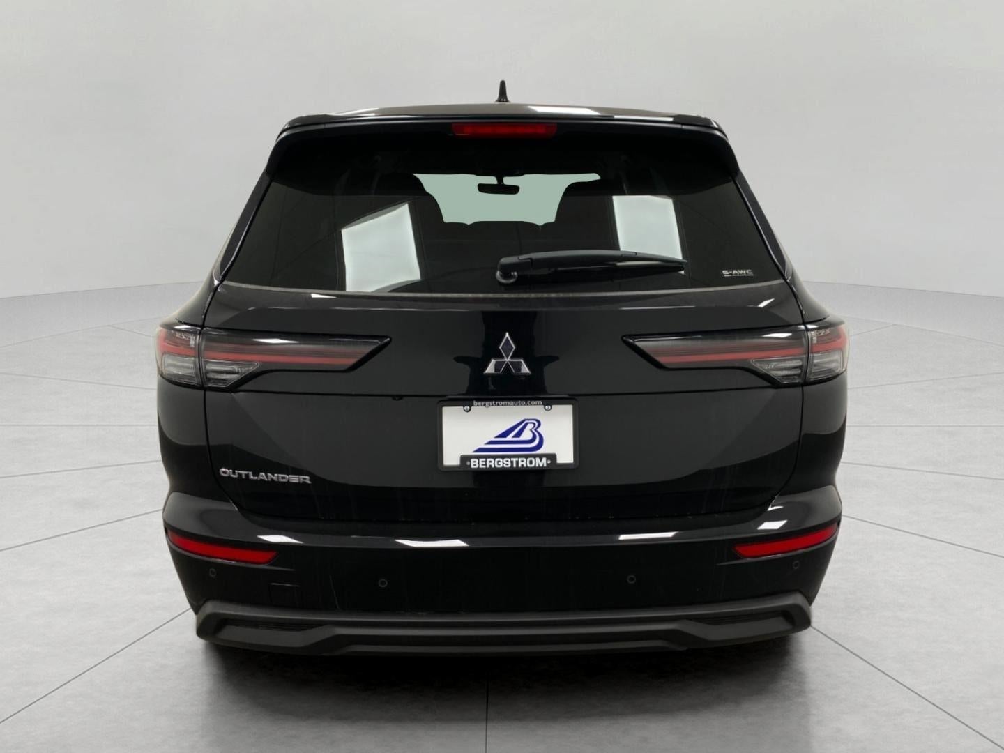 2026 Mitsubishi Outlander ES S-AWC