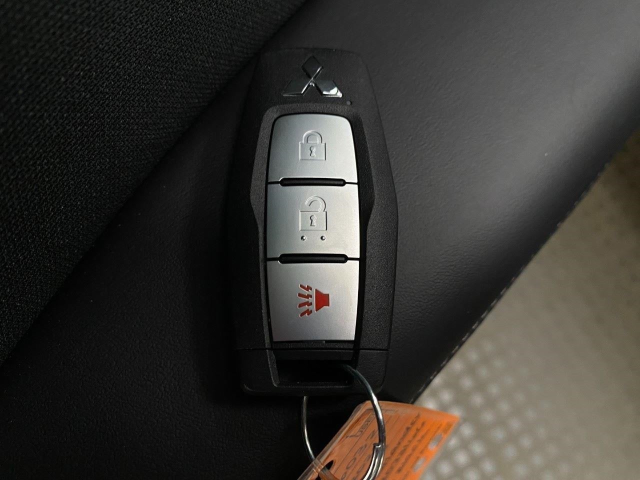2026 Mitsubishi Outlander ES S-AWC