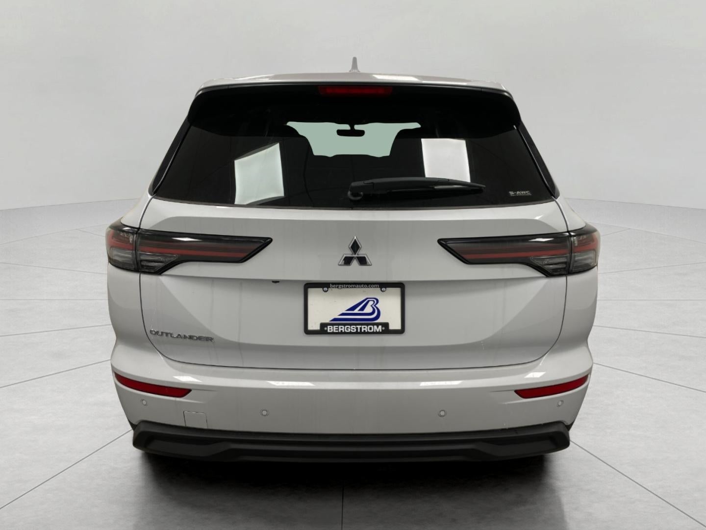 2026 Mitsubishi Outlander ES S-AWC