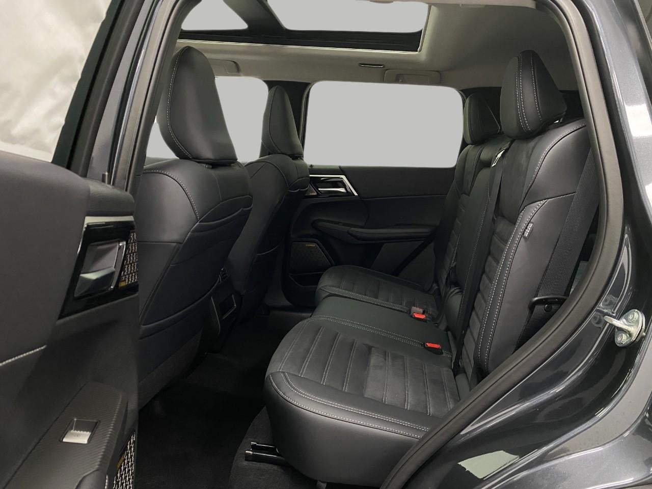 2025 Mitsubishi Outlander SE S-AWC