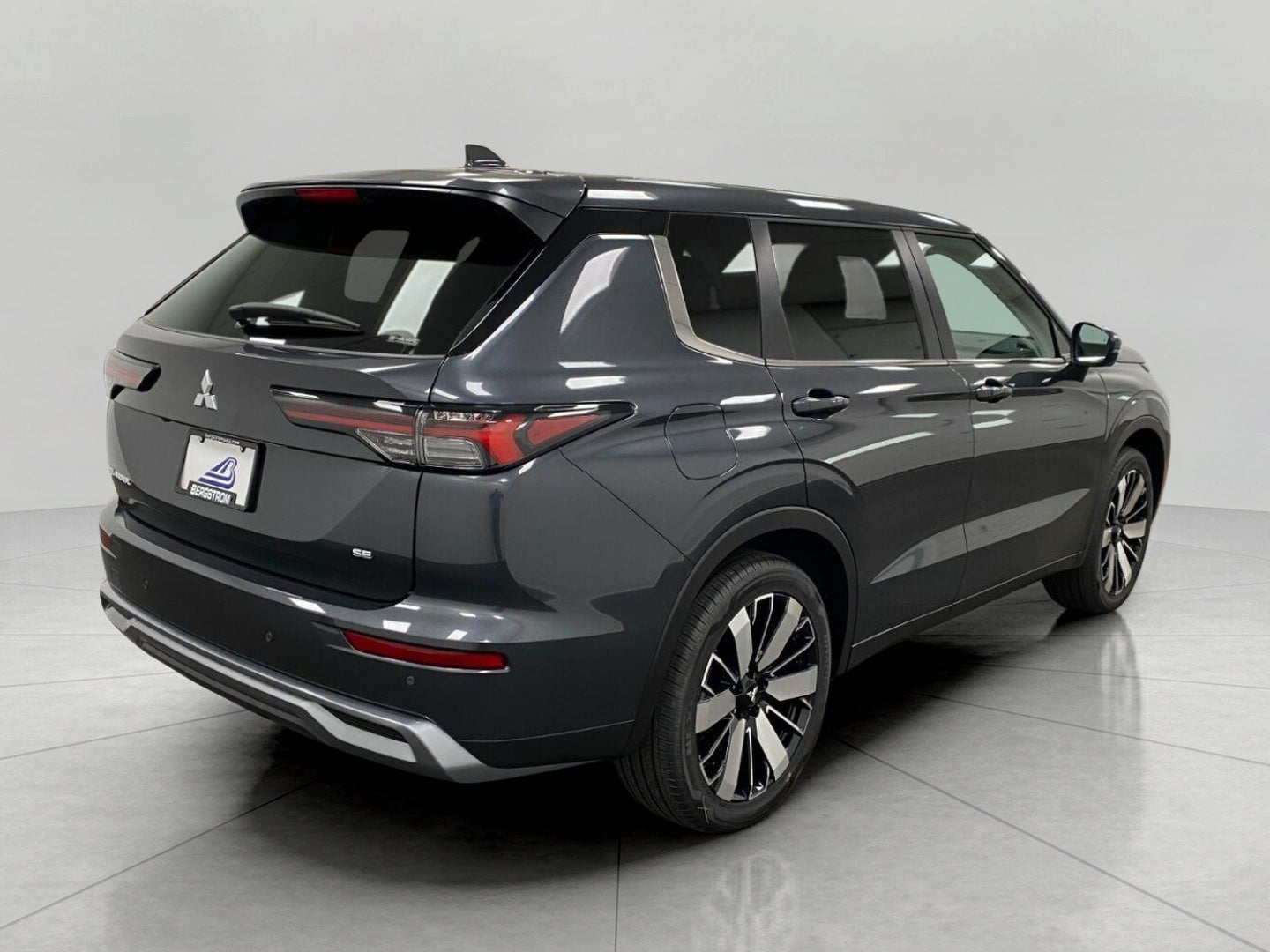 2026 Mitsubishi Outlander SE S-AWC