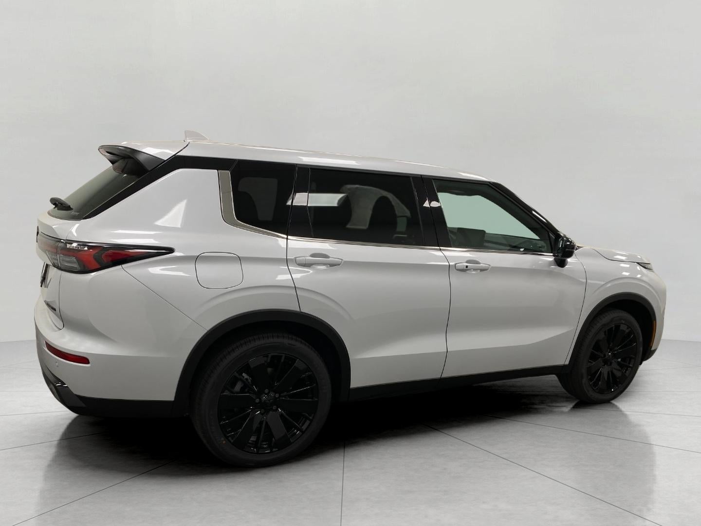 2026 Mitsubishi Outlander LE S-AWC