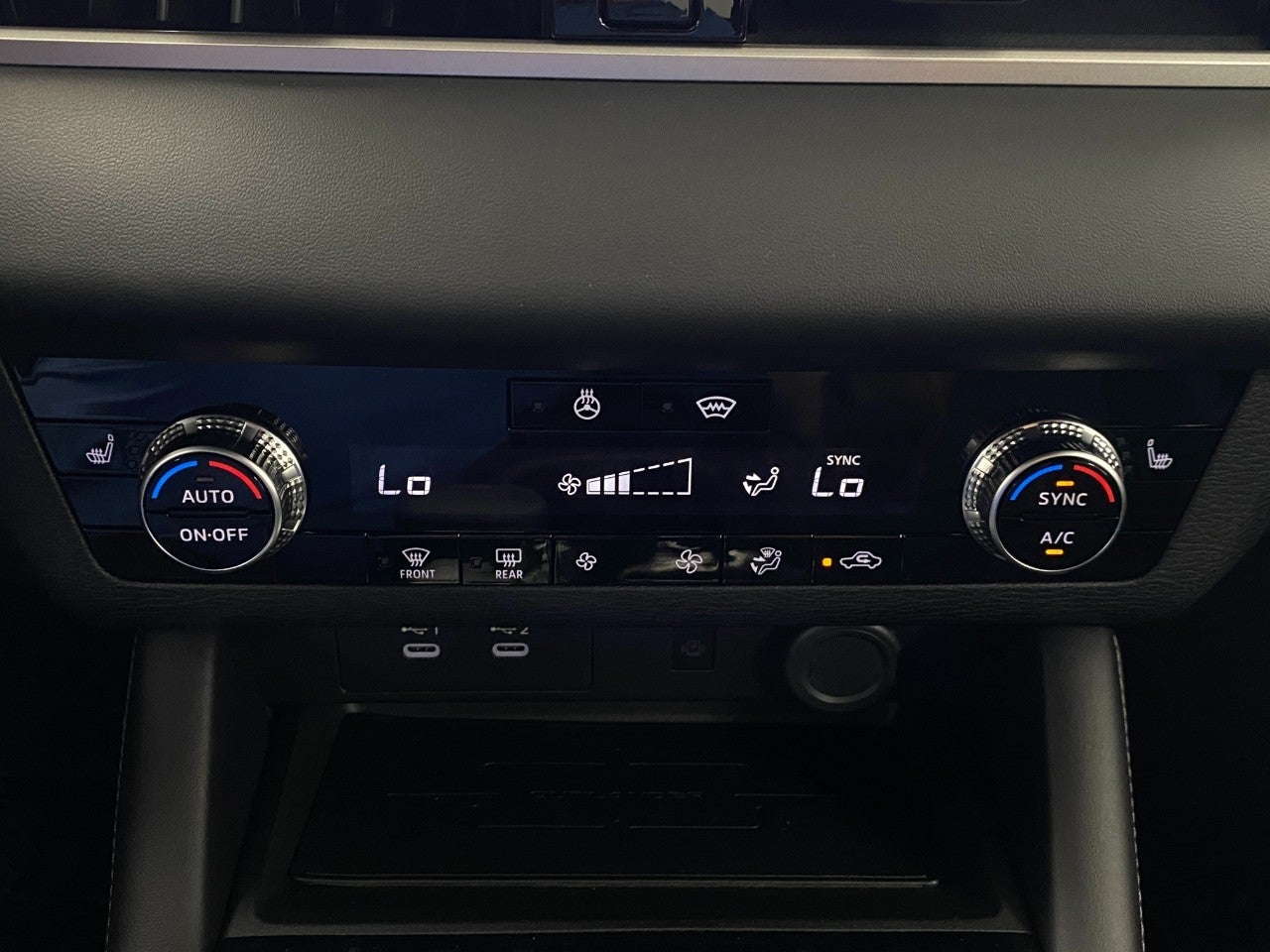 2026 Mitsubishi Outlander LE S-AWC