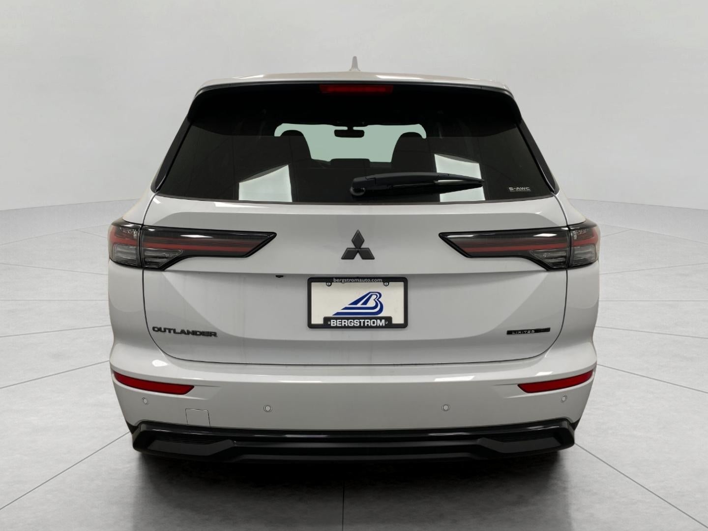 2026 Mitsubishi Outlander LE S-AWC