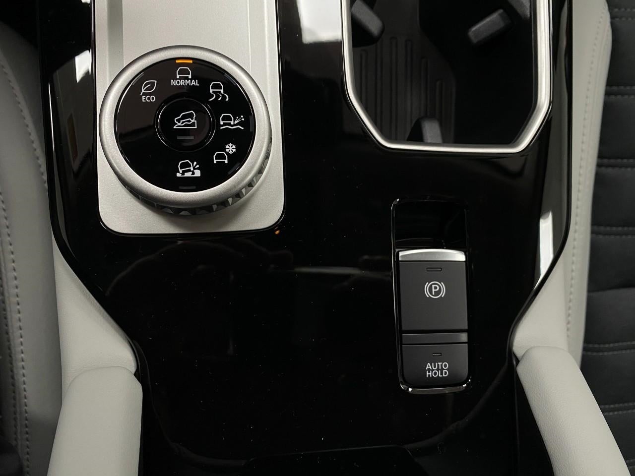 2026 Mitsubishi Outlander SE S-AWC