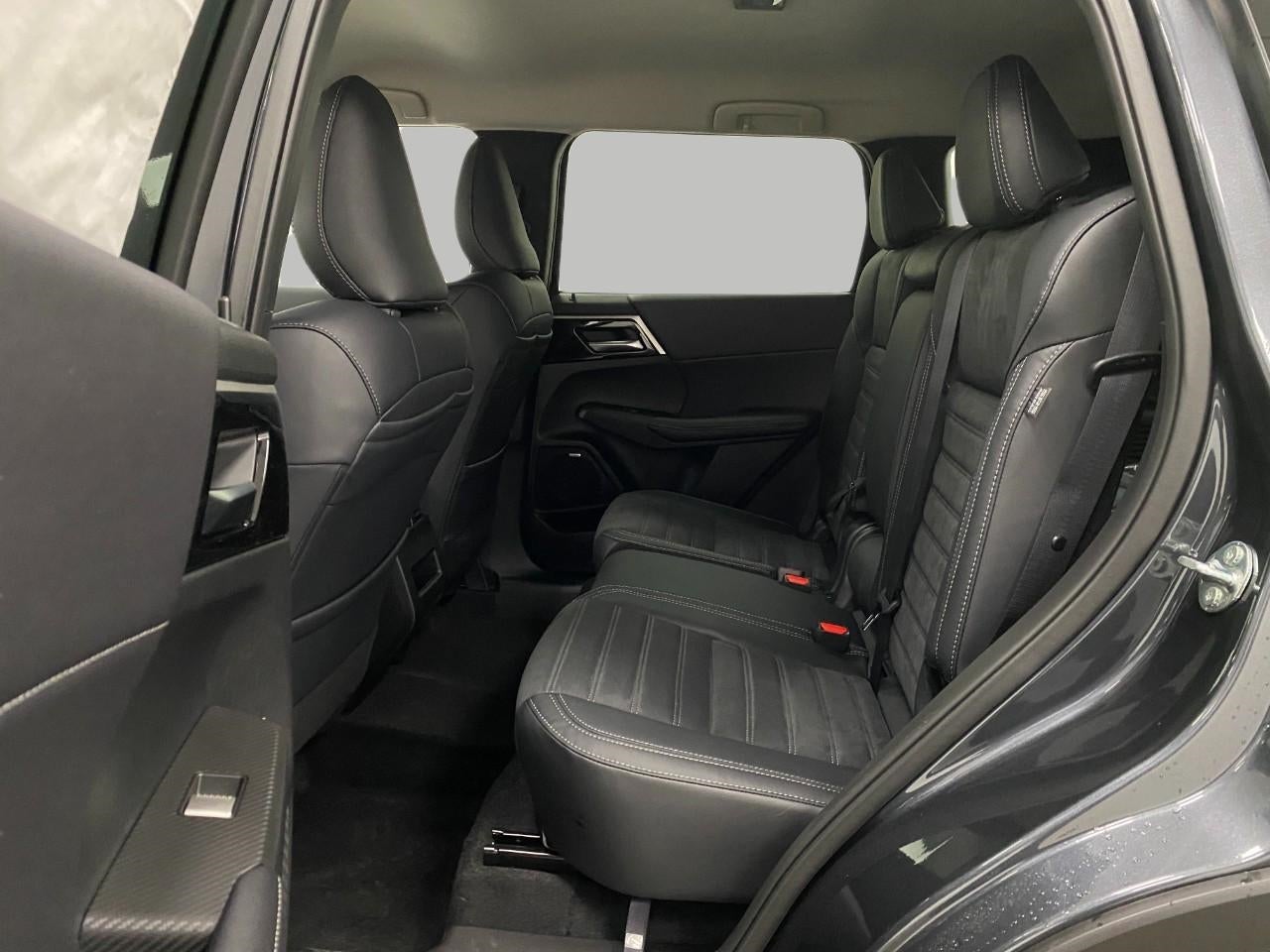 2026 Mitsubishi Outlander SE S-AWC