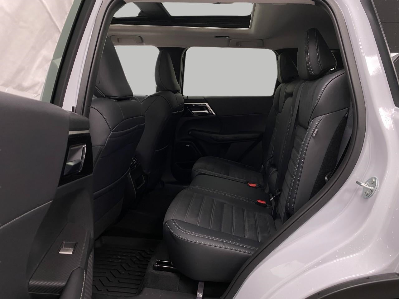 2026 Mitsubishi Outlander SE S-AWC