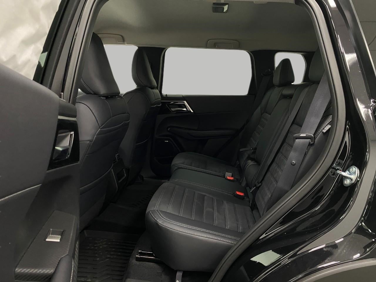 2026 Mitsubishi Outlander SE S-AWC