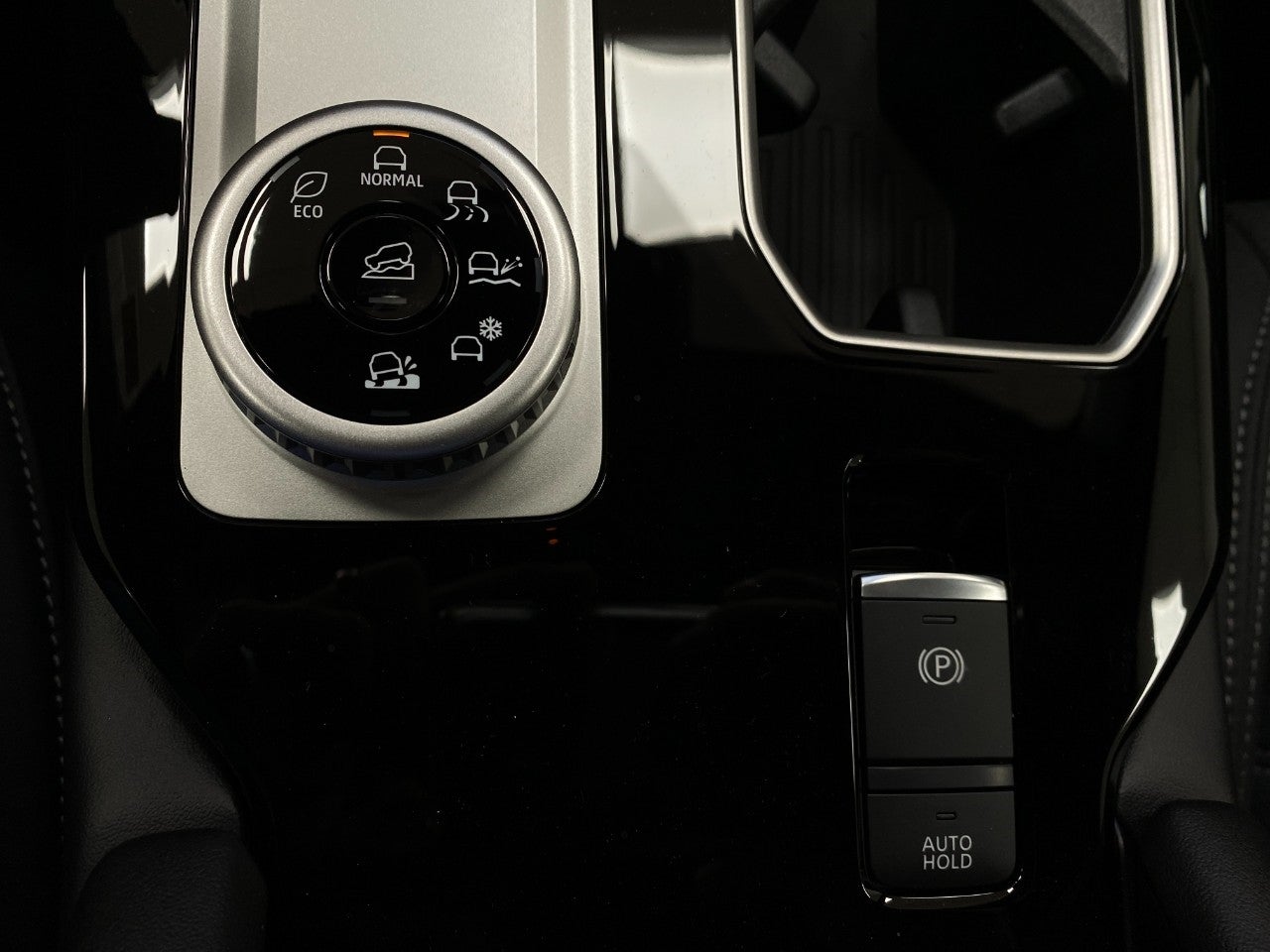2026 Mitsubishi Outlander LE S-AWC