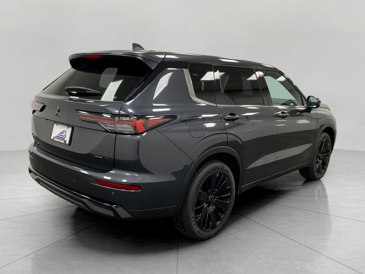 2026 Mitsubishi Outlander LE S-AWC