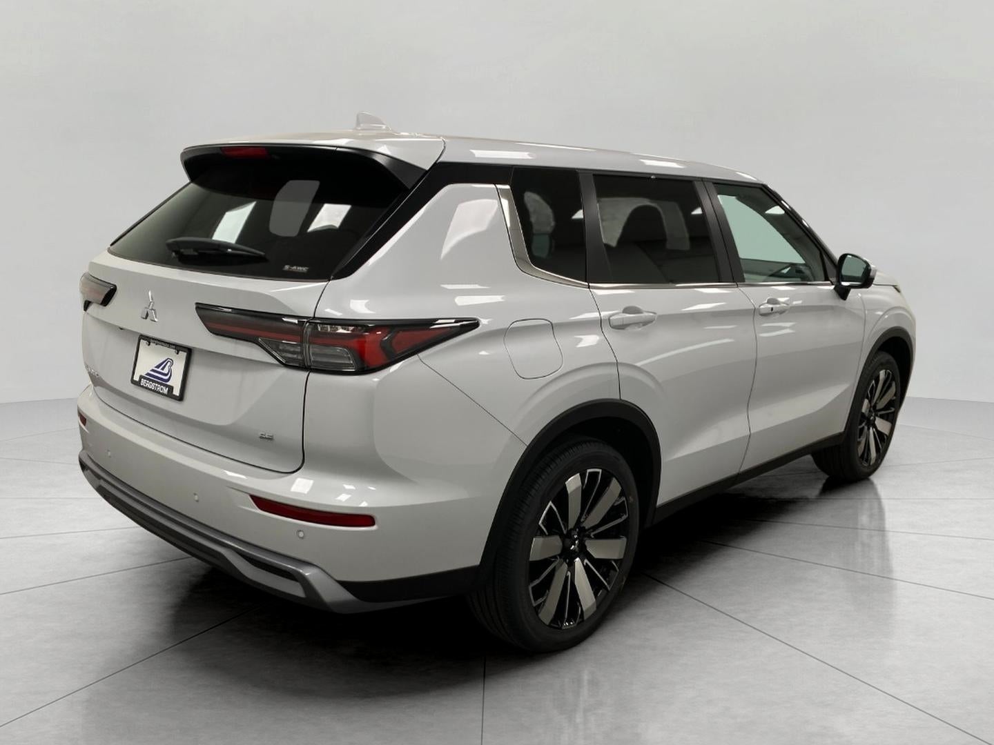 2026 Mitsubishi Outlander SE S-AWC