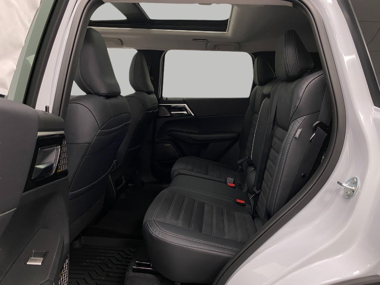 2026 Mitsubishi Outlander SE S-AWC