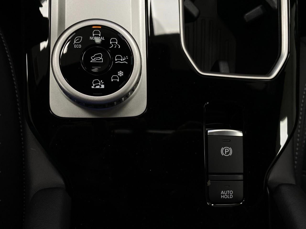 2026 Mitsubishi Outlander LE S-AWC