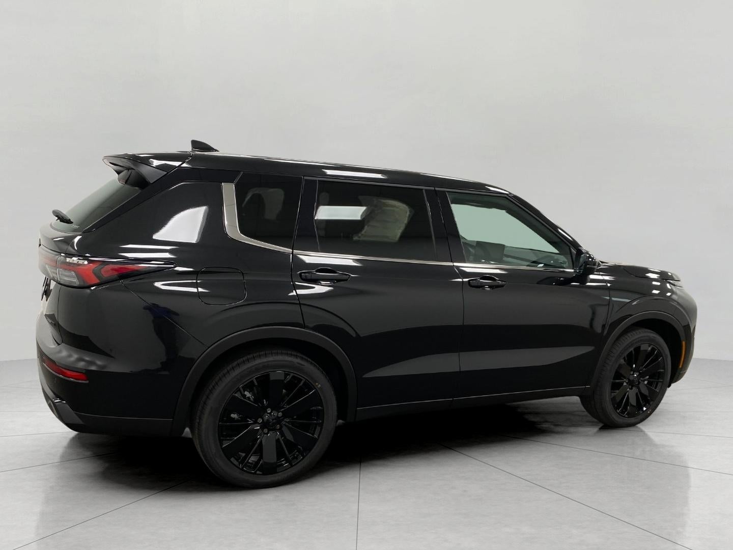 2026 Mitsubishi Outlander LE S-AWC