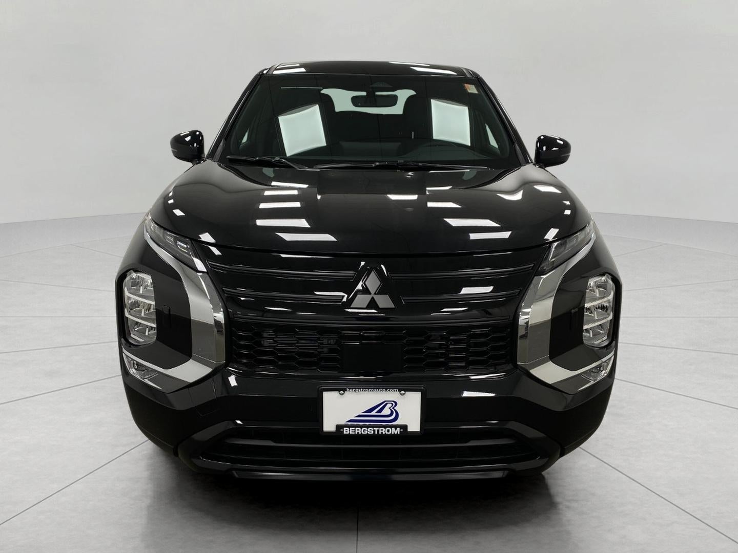 2026 Mitsubishi Outlander LE S-AWC