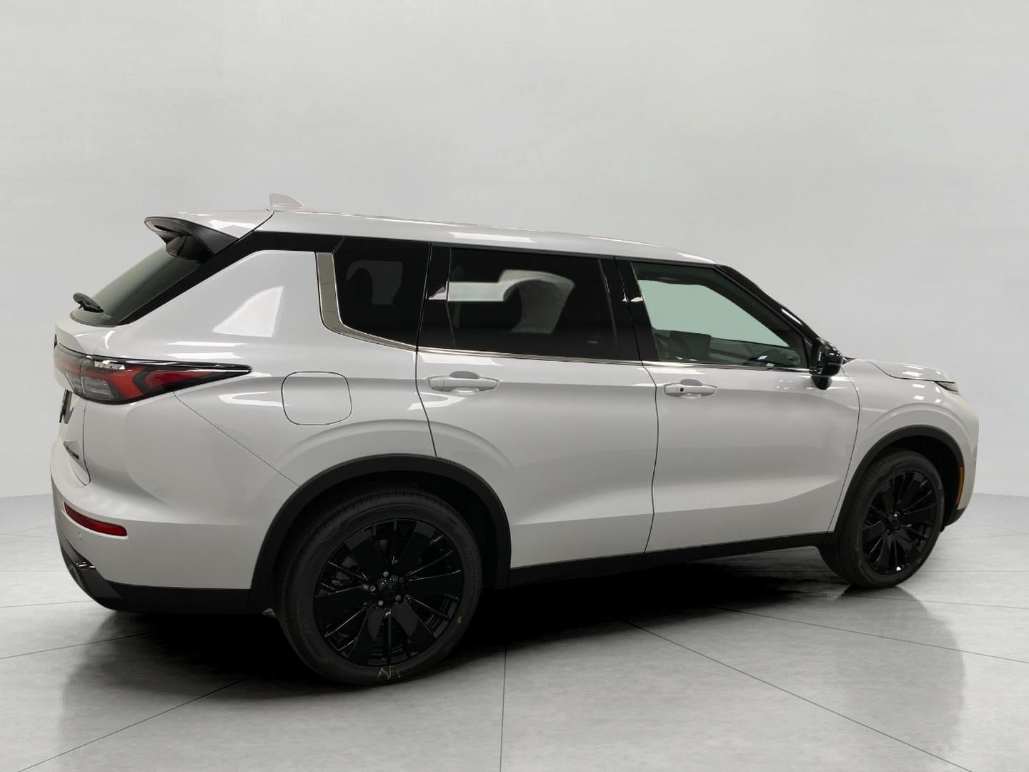 2026 Mitsubishi Outlander LE S-AWC
