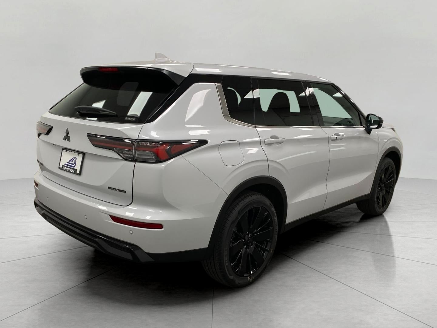 2026 Mitsubishi Outlander LE S-AWC