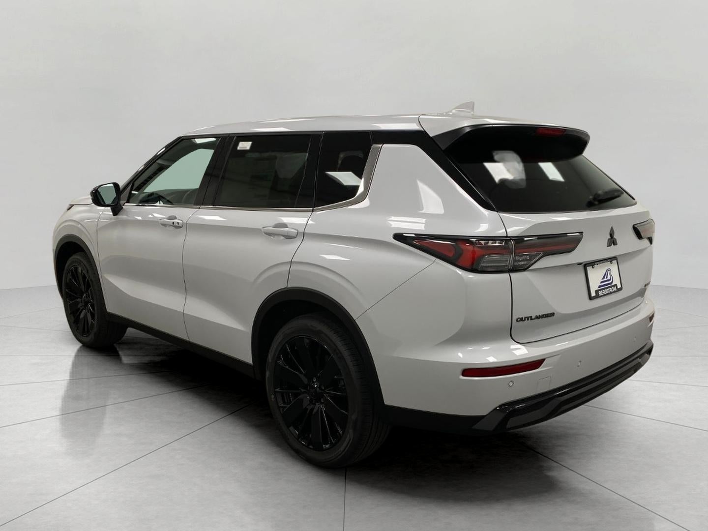 2026 Mitsubishi Outlander LE S-AWC