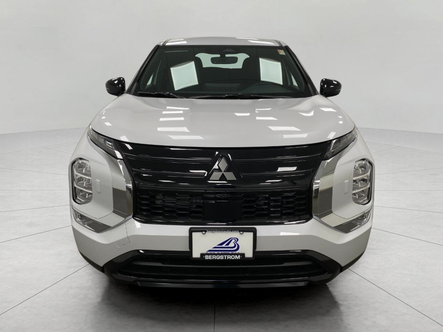 2026 Mitsubishi Outlander LE S-AWC