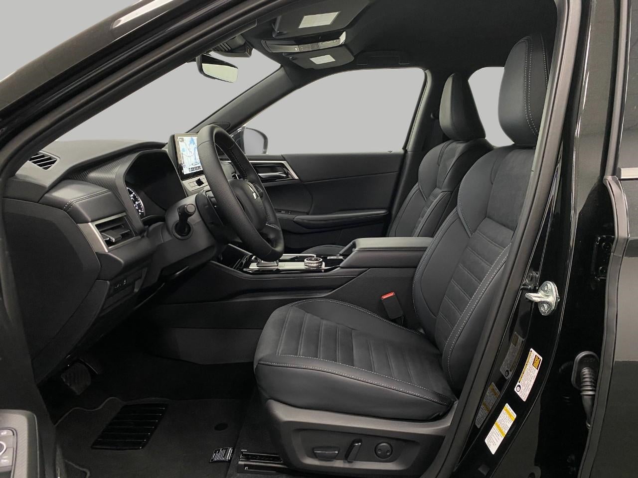 2026 Mitsubishi Outlander LE S-AWC