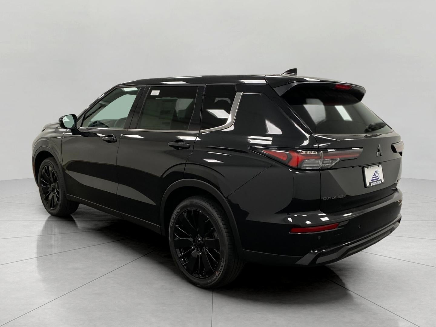 2026 Mitsubishi Outlander LE S-AWC