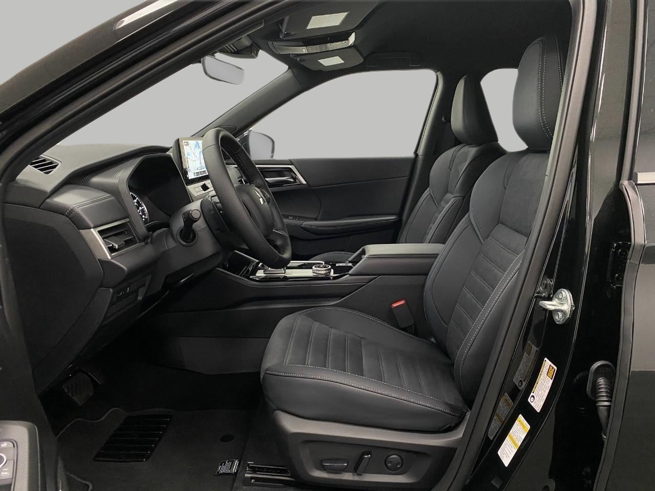 2026 Mitsubishi Outlander LE S-AWC