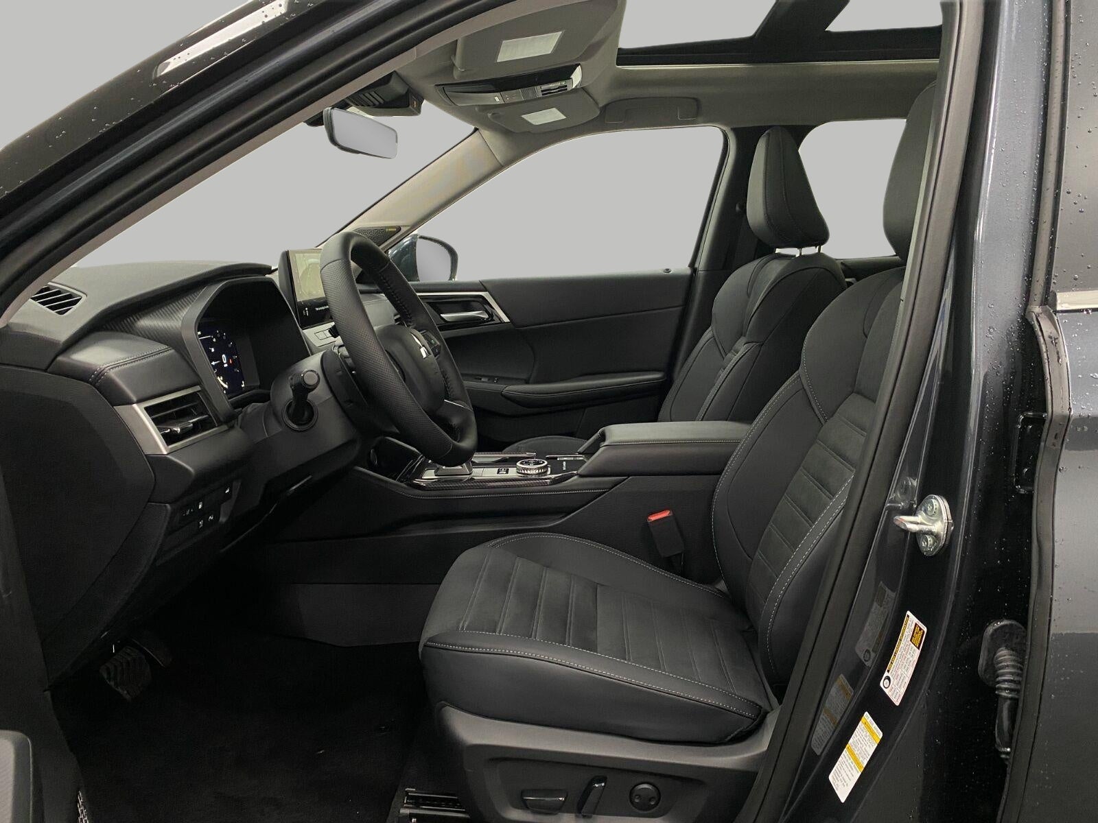 2026 Mitsubishi Outlander Plug-In Hybrid SE S-AWC