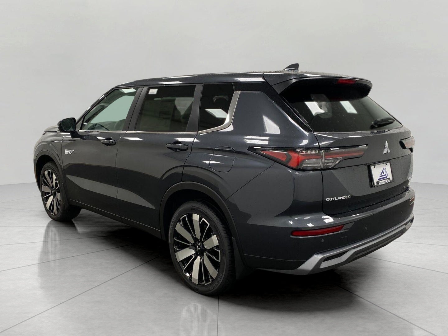 2026 Mitsubishi Outlander Plug-In Hybrid SE S-AWC
