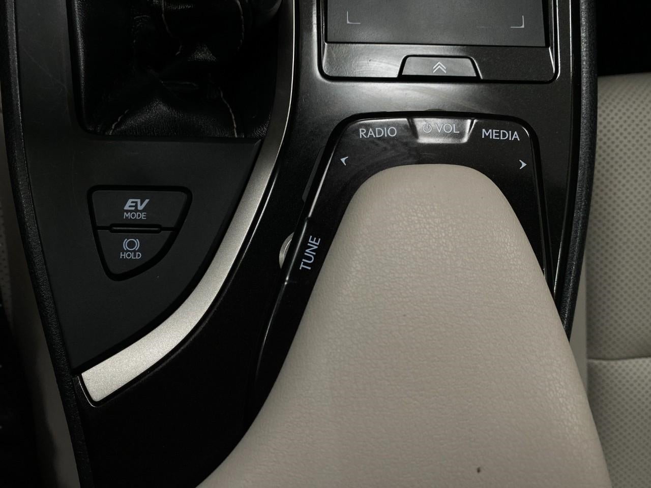 2022 Lexus UX UX 250h AWD