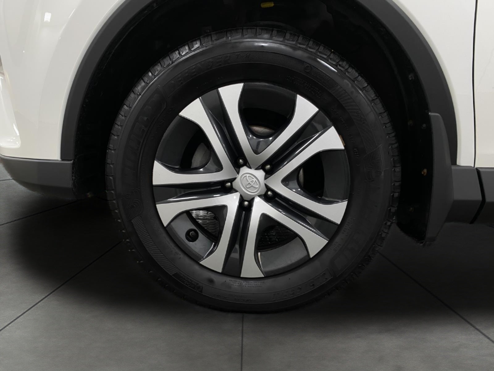 2018 Toyota RAV4 LE AWD