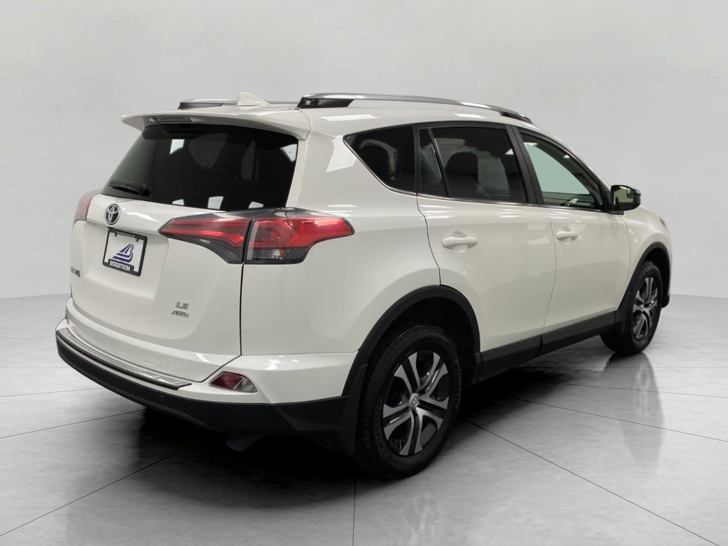 2018 Toyota RAV4 LE AWD