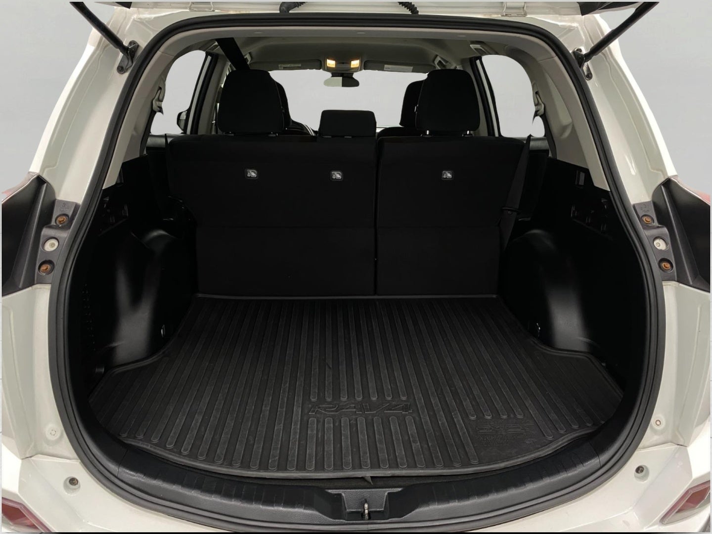 2018 Toyota RAV4 LE AWD