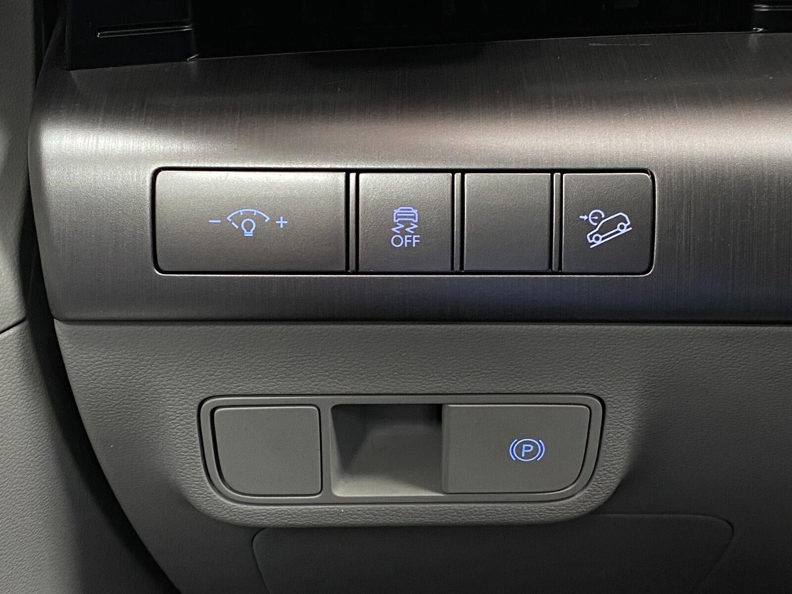 2025 Hyundai Kona SEL - Photo 13