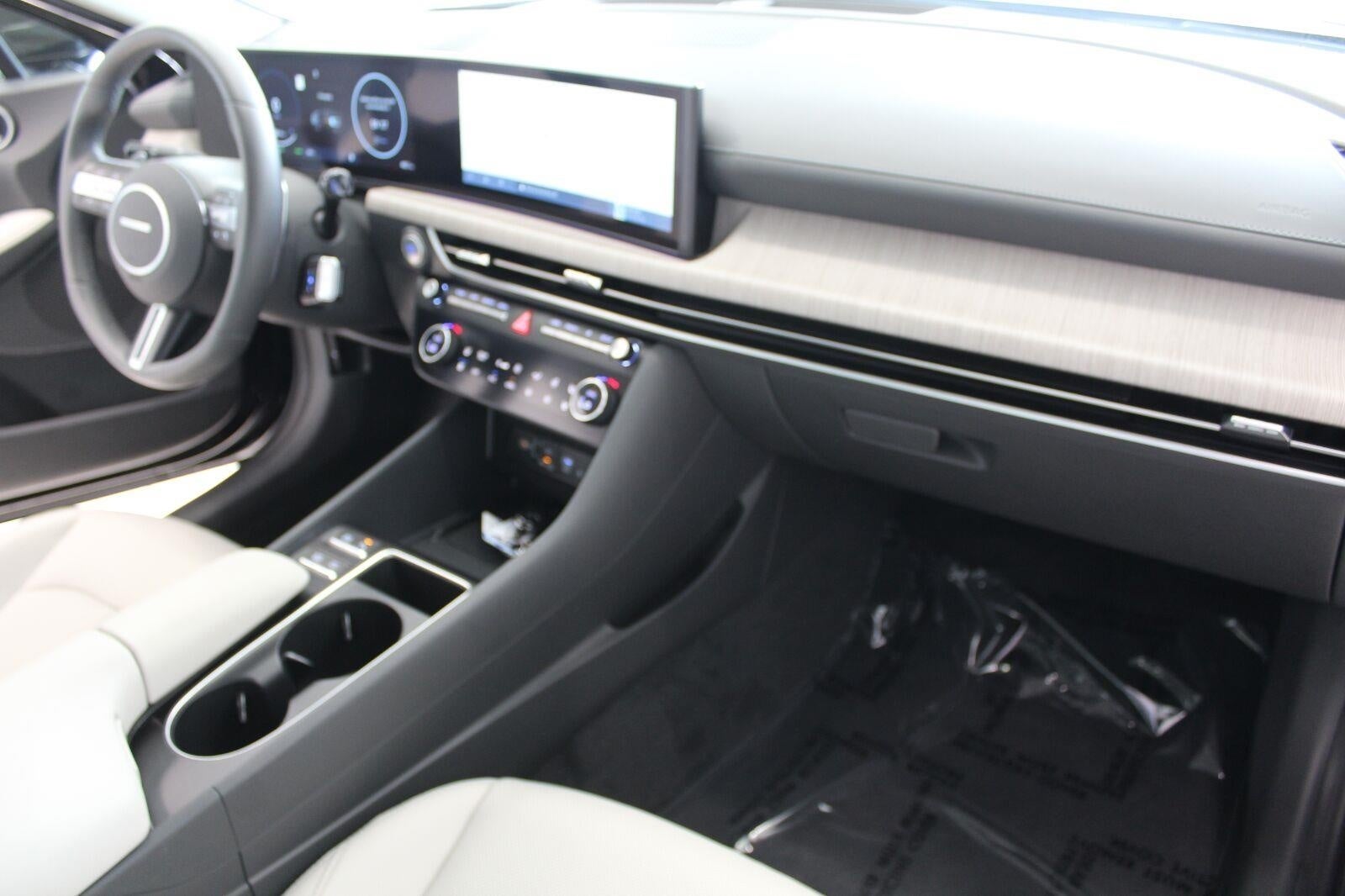 2025 Hyundai Sonata Hybrid Limited FWD
