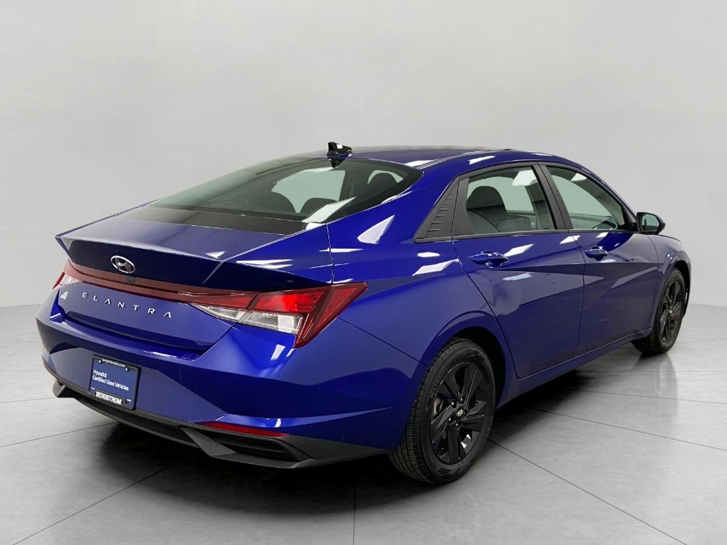 2023 Hyundai Elantra SEL IVT