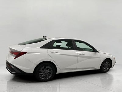 2024 Hyundai Elantra SEL IVT