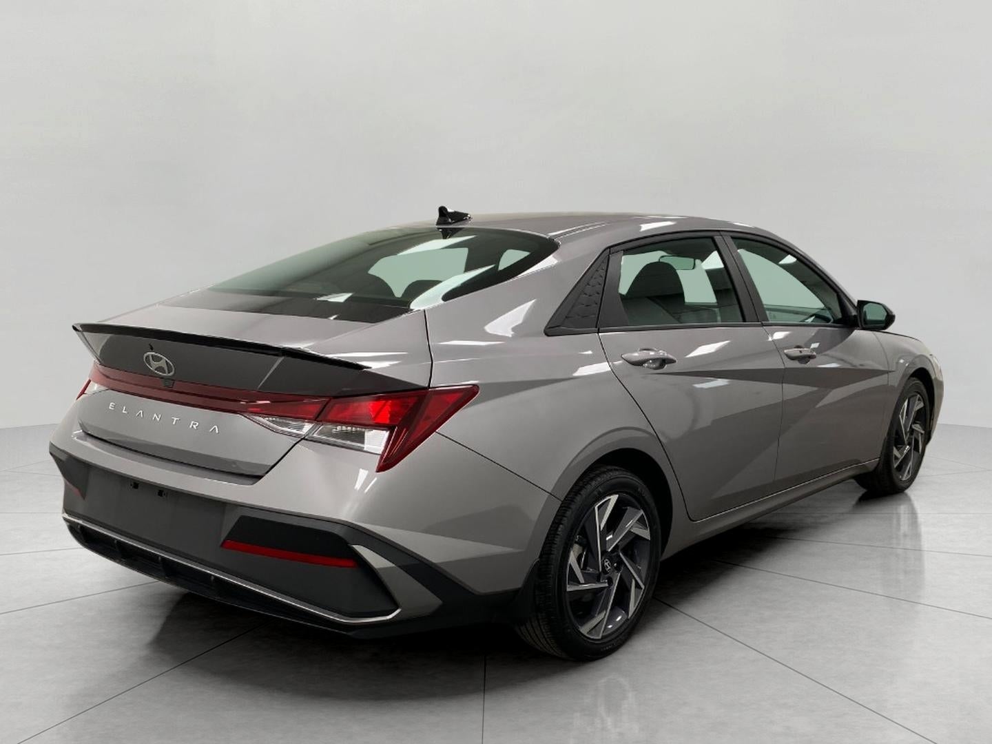 2025 Hyundai Elantra SEL Sport IVT