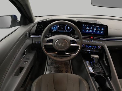 2025 Hyundai Elantra SEL Convenience IVT