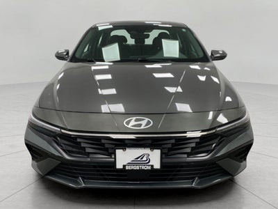 2025 Hyundai Elantra SEL Convenience IVT