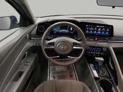 2025 Hyundai Elantra SEL Convenience IVT