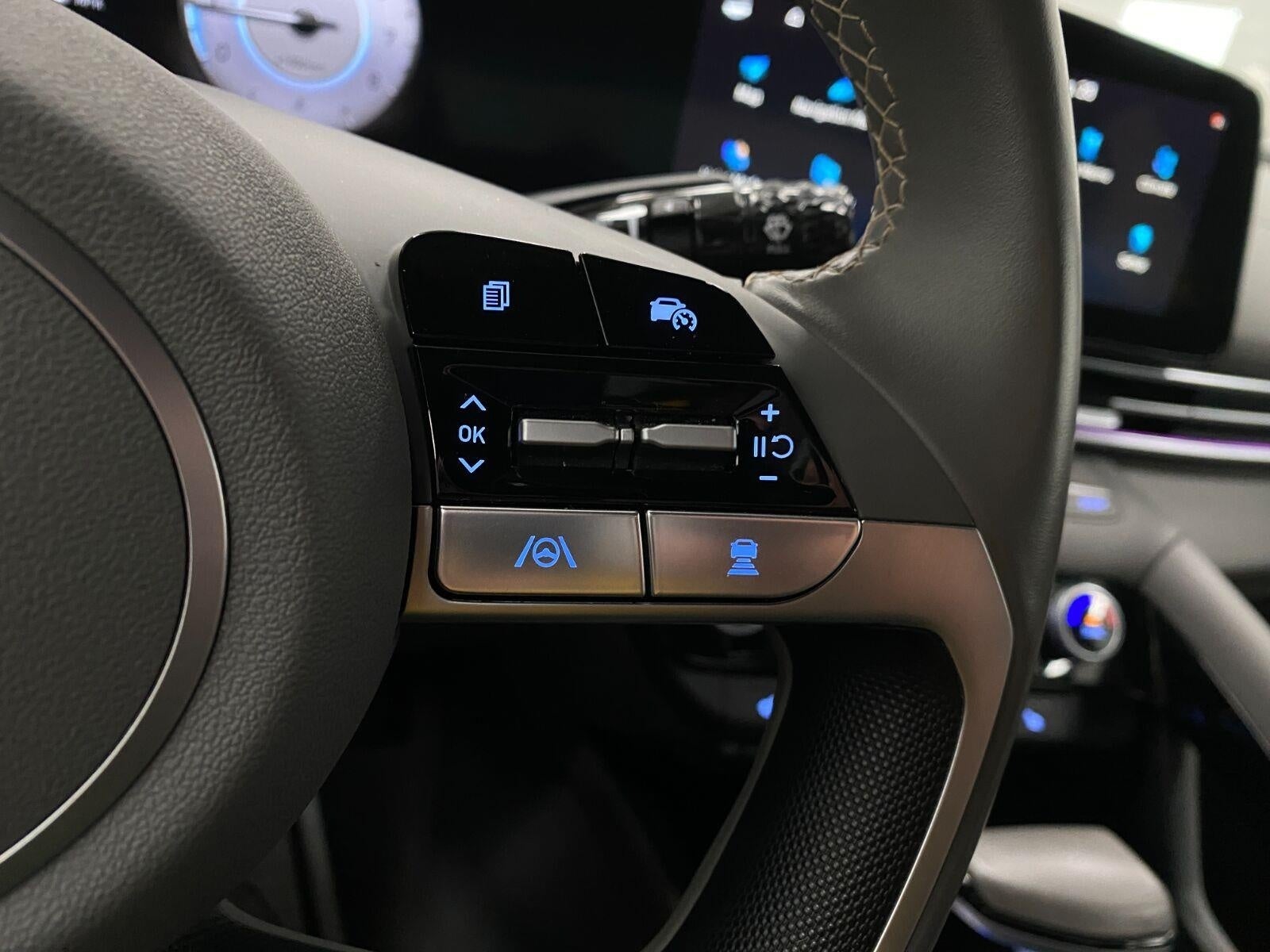 2025 Hyundai Elantra SEL - Photo 16