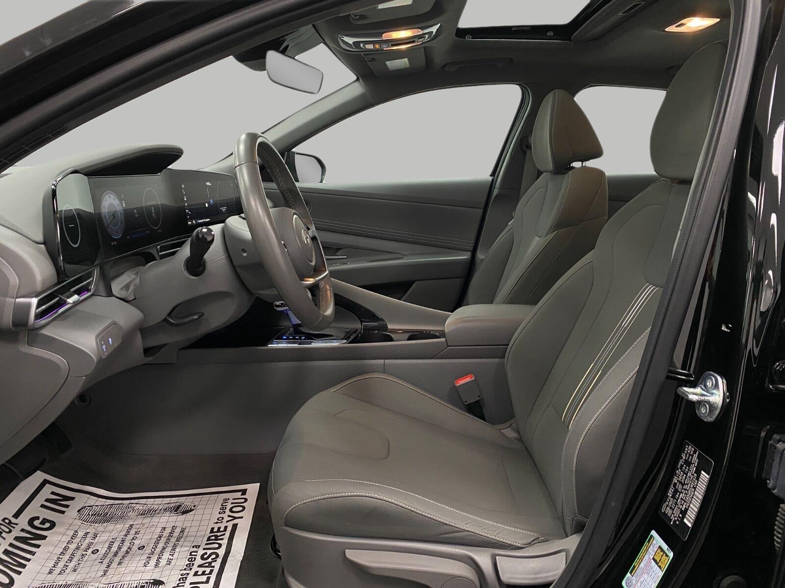 2025 Hyundai Elantra SEL - Photo 30