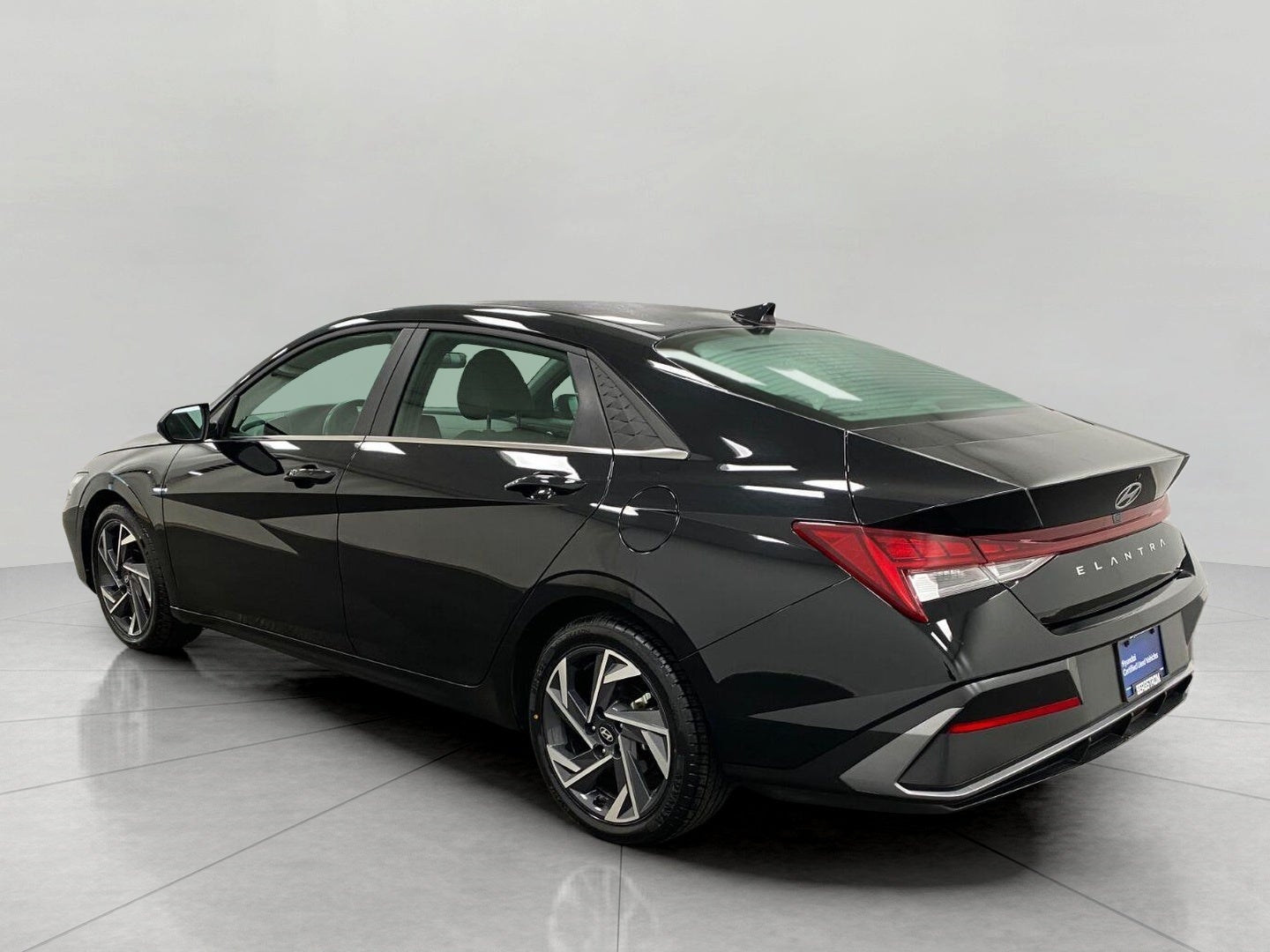2025 Hyundai Elantra SEL - Photo 6